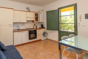 Interior - Holiday Home 'Relax In Tuscany With Pool' with Shared Pool, Garden and Air Conditioning (Castellina Marittima)