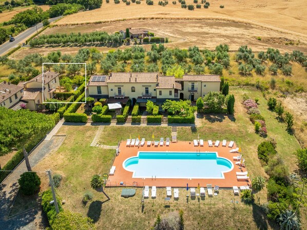 المنشأة من الخارج