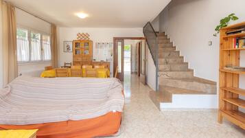 4 sovrum, skrivbord, strykjärn/strykbräda och wi-fi