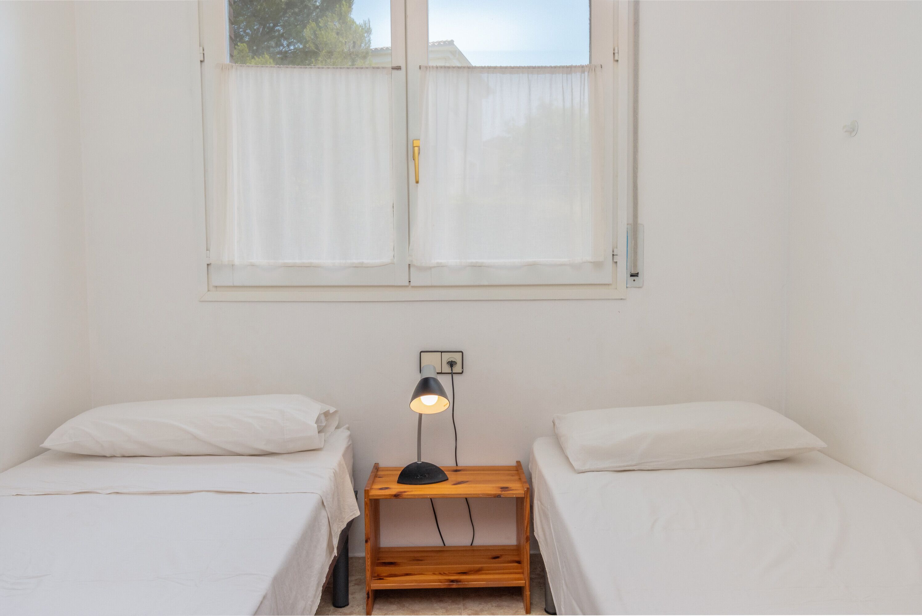 4 slaapkamers, een strijkplank/strijkijzer, wifi, beddengoed