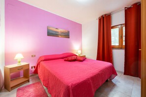 2 bedrooms, bed sheets - Apartment 'Nonna Tere' with Private Garden and Air Conditioning (San Giovanni Suergiu)