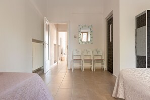 3 عدّة غرف نوم وواي فاي وملاءات أسرّة