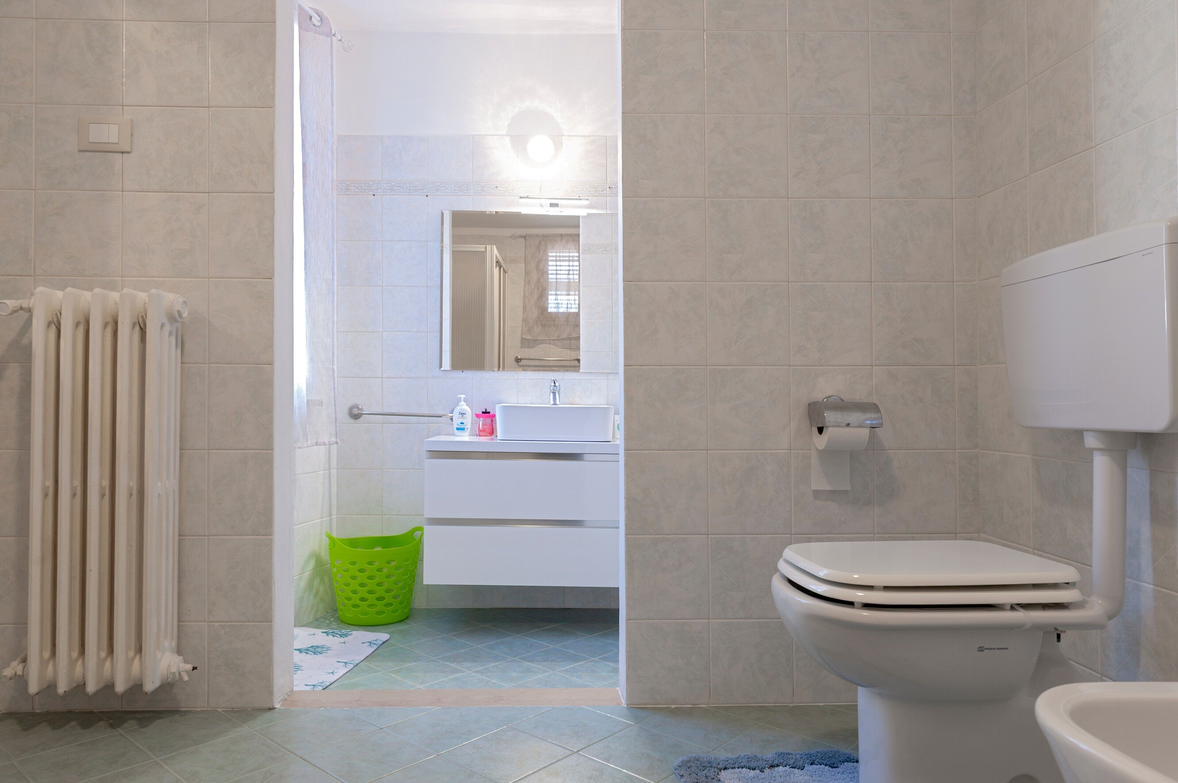 Shower, towels