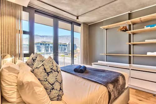 Klassiek appartement, balkon | Verduisterende gordijnen, een strijkplank/strijkijzer, gratis wifi