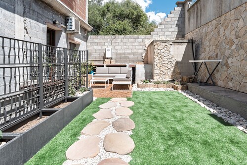 Apartment 'Le Pavoncelle' with Private Garden, Wi-Fi and Air Conditioning