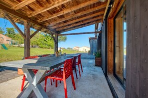 Outdoor dining - The Former Brantôme Drying Shed – Authentic Charm and Comfort in the Heart of Périgord (Brantôme en Périgord)