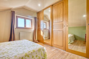 4 bedrooms, WiFi, bed sheets - The Former Brantôme Drying Shed – Authentic Charm and Comfort in the Heart of Périgord (Brantôme en Périgord)