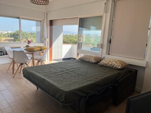 مكواة/لوح كي وواي فاي وملاءات أسرّة