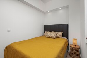 Iron/ironing board, WiFi, bed sheets - Apartment 'Sunset' with Sea View, Wi-Fi and Air Conditioning (Alvor)