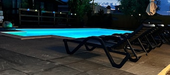 Holiday Home 'Amarela' with Shared Pool, Wi-Fi and Air Conditioning