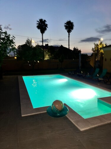 Holiday Home 'Amarela' with Shared Pool, Wi-Fi and Air Conditioning
