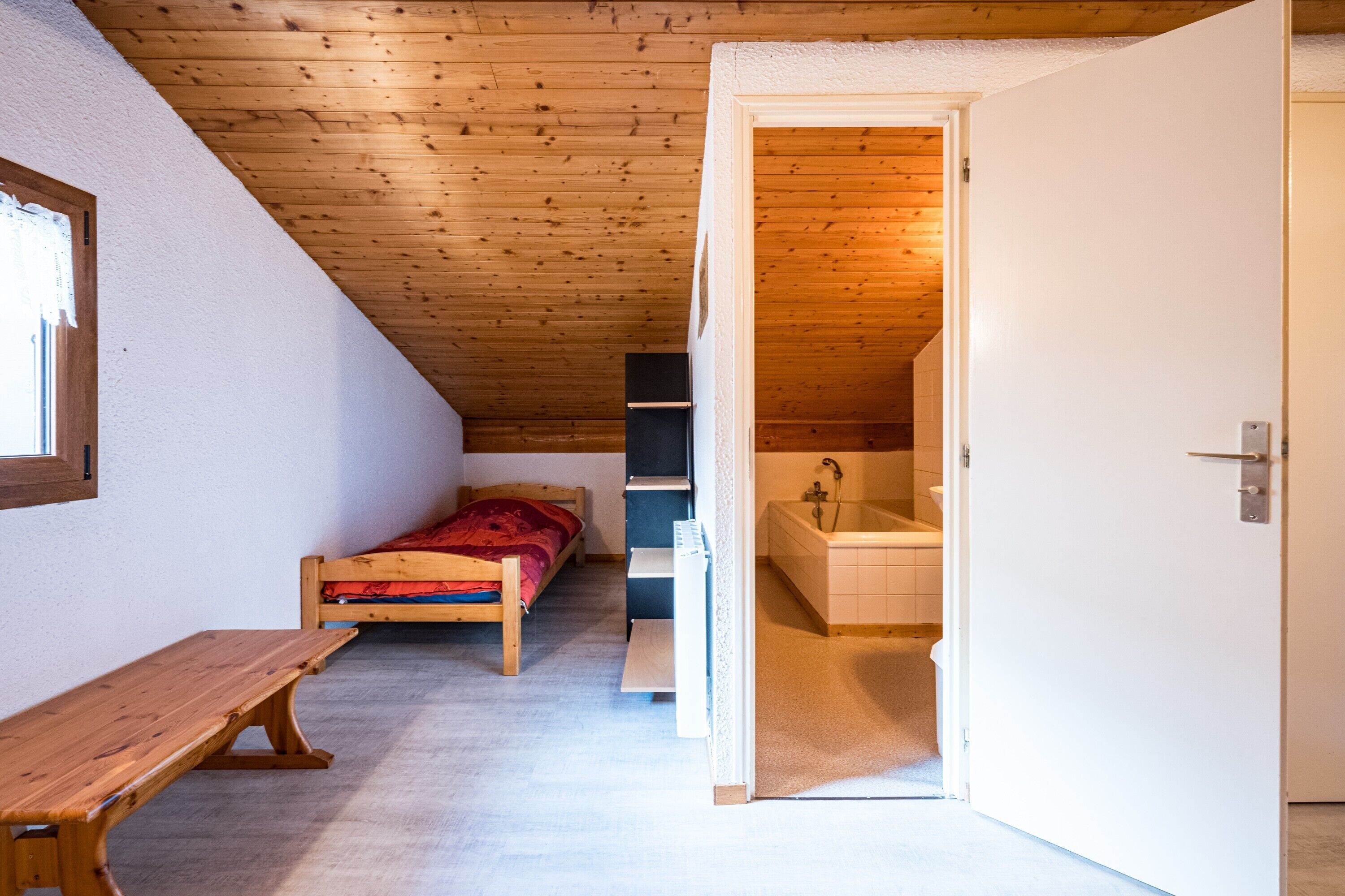 3 bedrooms, iron/ironing board