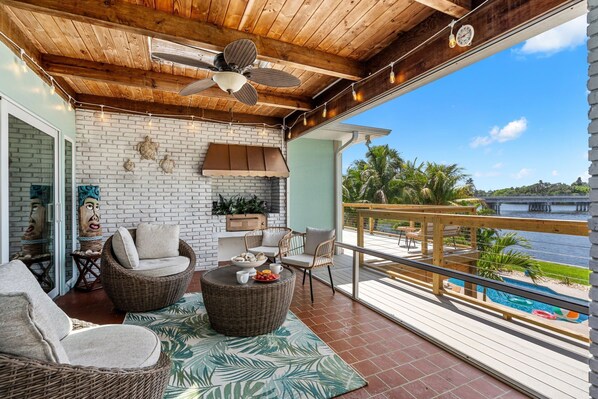 Terrace/patio - Mango Shores: Trendy Riverfront House w/Game Room, Speakeasy & Pool! (Melbourne)