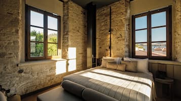 King Suite | 高級寢具、迷你吧、免費 Wi-Fi、床單