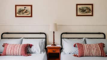 4 chambres, bureau, Wi-Fi gratuit, draps fournis