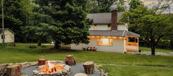 Roebling House • 1850s Cabin • Hot Tub • Fire Pit