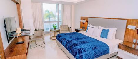 Caja fuerte, escritorio, espacio para trabajar con un portátil