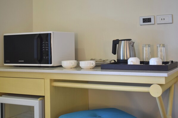 Premier Room, Golf View | In-room safe, desk, laptop workspace, blackout drapes