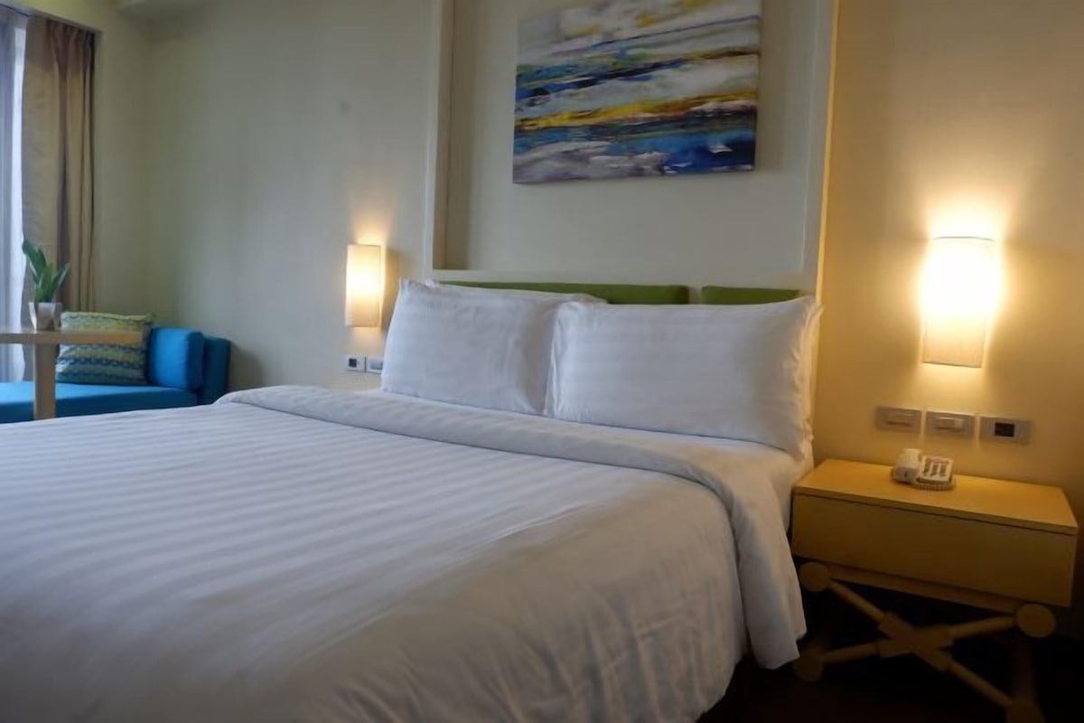 In-room safe, desk, laptop workspace, blackout curtains
