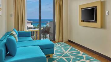 Executive Room | In-room safe, desk, laptop workspace, blackout curtains