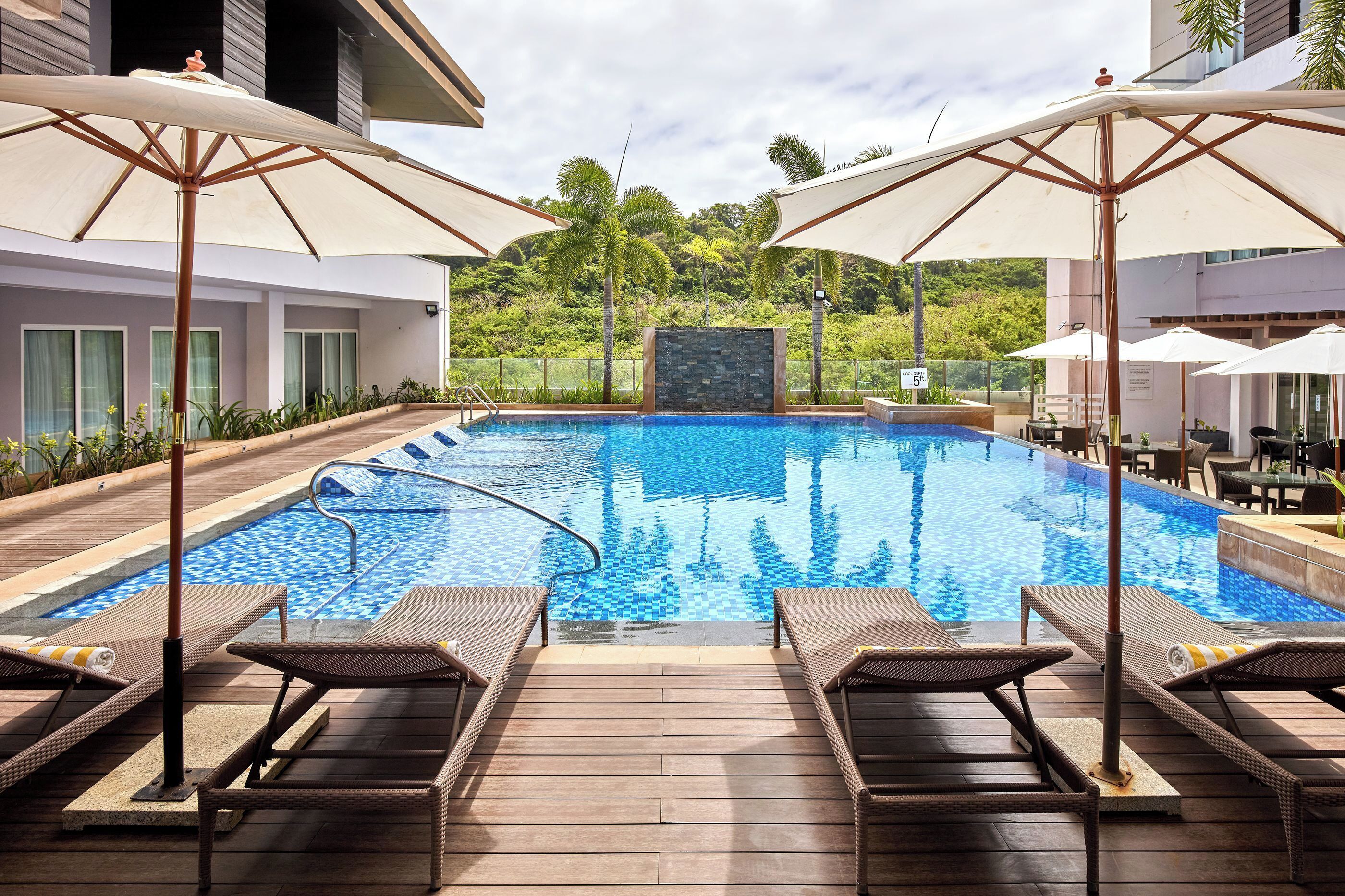 Kolam renang outdoor