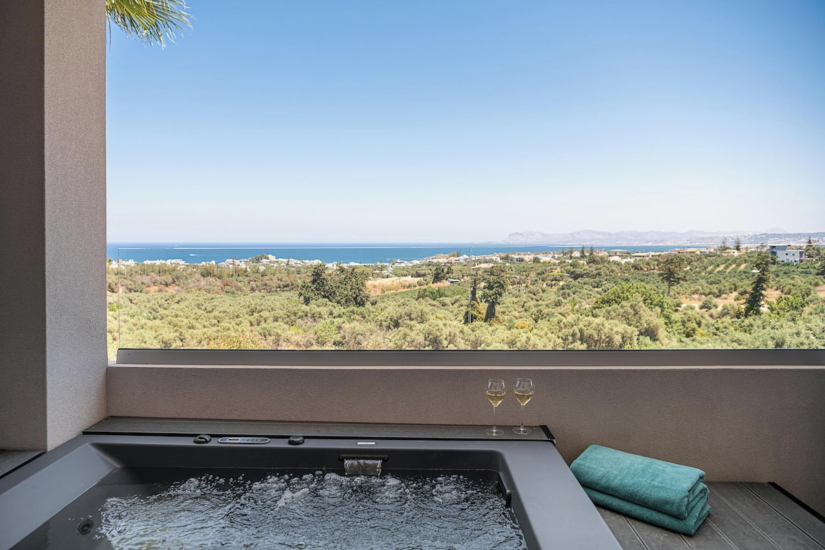 Private spa tub
