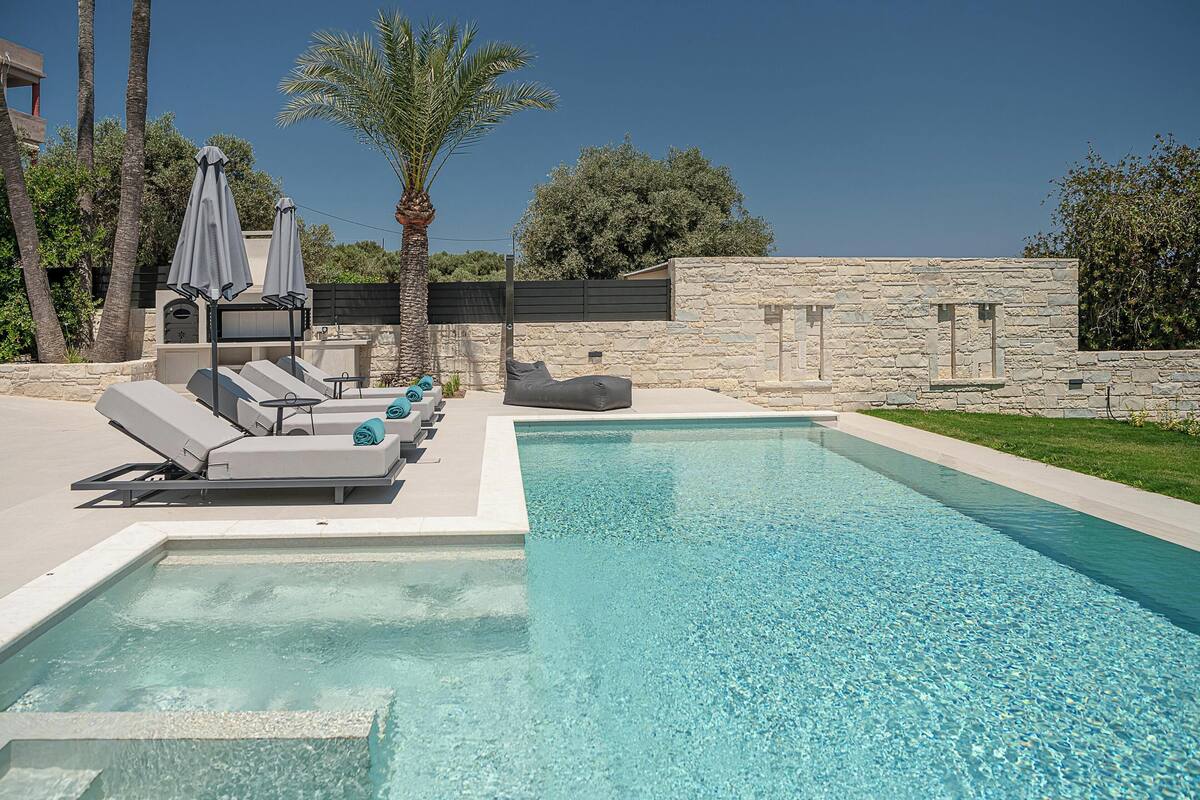 Private pool
