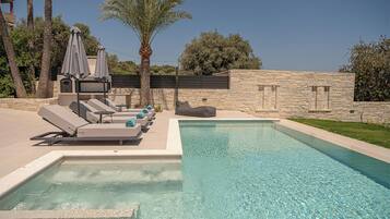 Lakosztály, 2 hálószobával, privát medence, kilátással a tengerre | Privát medence