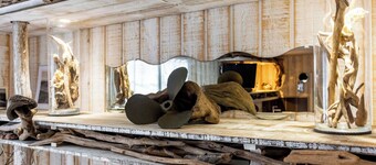 La Cabane de Bébert: Guest Room 'Marie En Lys' with Shared Terrace and Wi-Fi