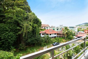 Villa de diseño, 4 habitaciones, piscina privada, vistas al jardín | Vistas desde la habitación