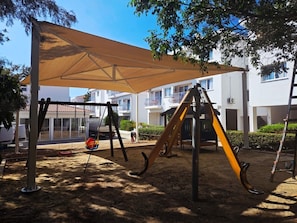 Children’s play area – outdoor