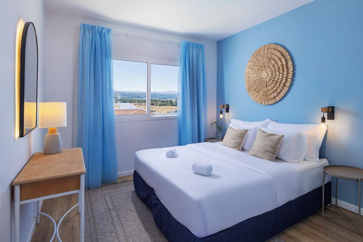 Apartment, 1 Bedroom | Free cribs/infant beds, free WiFi, bed sheets