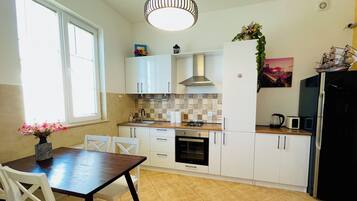 Microwave, oven, stovetop, dishwasher