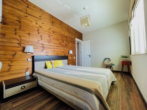 2 Schlafzimmer, BĂŒgeleisen/BĂŒgelbrett, WLAN, BettwĂ€sche