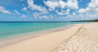 Glitter Bay 108 One Bed sleeps 3, on beach with pools, tennis, fitness room
