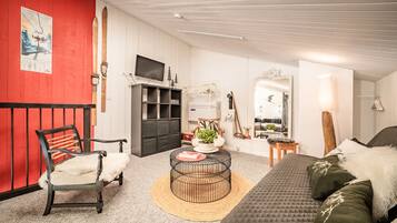 1 slaapkamer, een strijkplank/strijkijzer, wifi, beddengoed