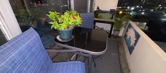 Charming 2-bedroom bed & breakfast in serene Honolulu with WiFi