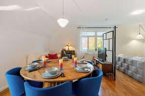 Dining - LubuNest3 | Terrace with barbecue & private parking space (Ludwigsburg)