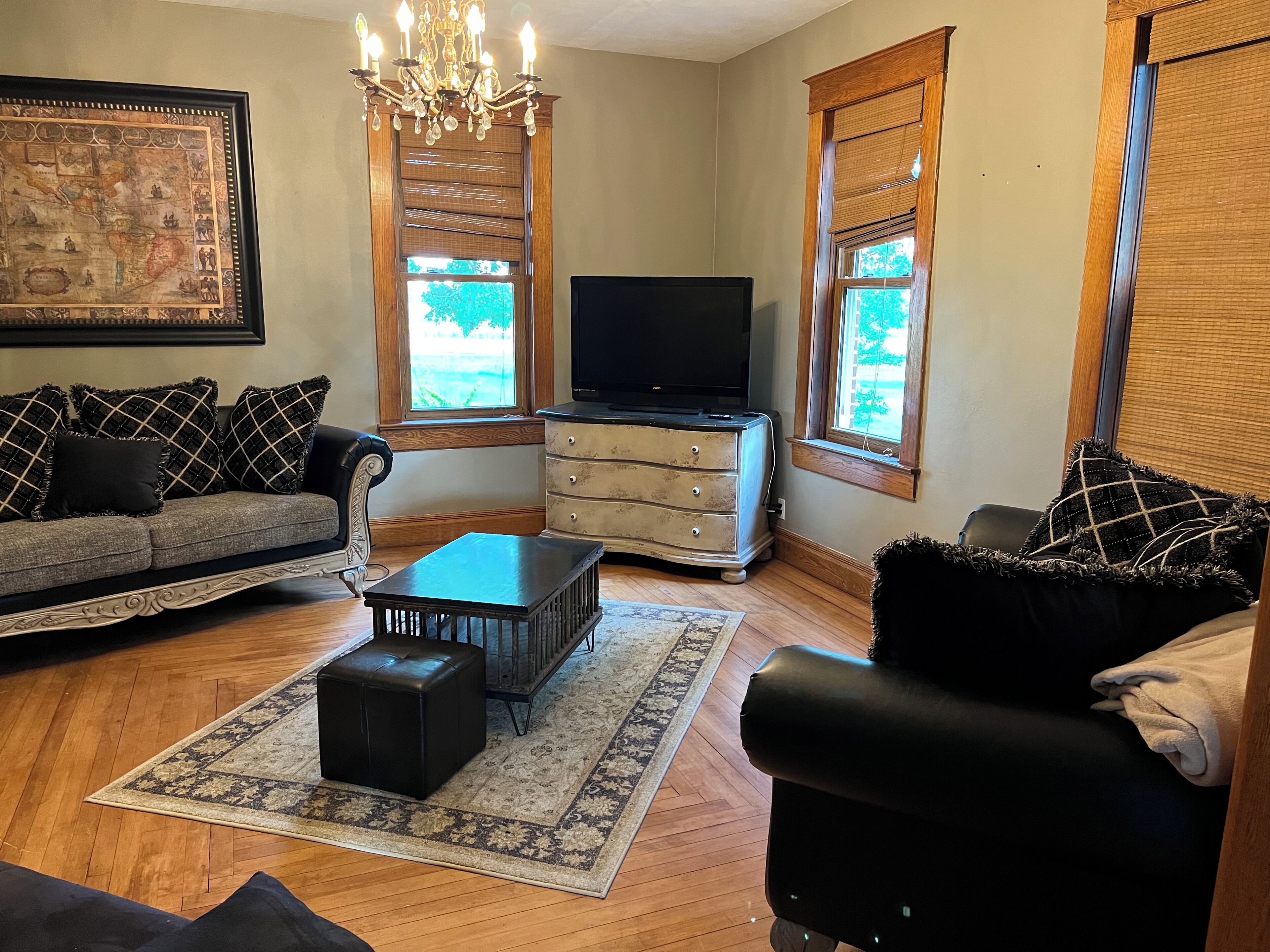 Télévision, cheminée