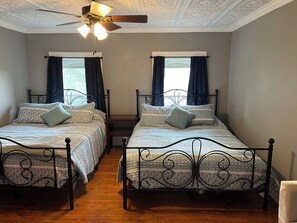 5 bedrooms, free WiFi, bed sheets