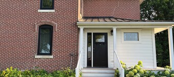 5-bedroom farmhouse on 10acres