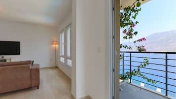 Apartment, Balcony, Sea View | Iron/ironing board, free WiFi