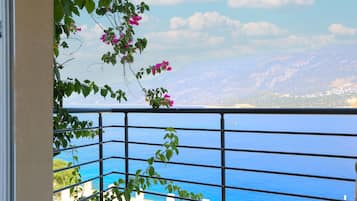 Apartamento, balcón, vistas al mar | Balcón