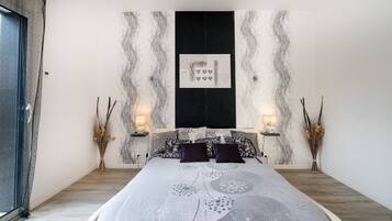 5 habitaciones, tabla de planchar con plancha, wifi y ropa de cama