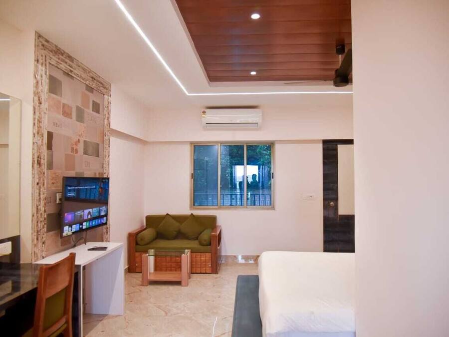 Iron/ironing board, free WiFi