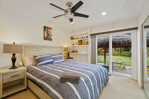 2 sovrum, skrivbord, strykjärn/strykbräda och resesäng