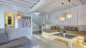 Çatı Katı Süiti (Penthouse), Balkon, Havuz Manzaralı | Oturma alanı