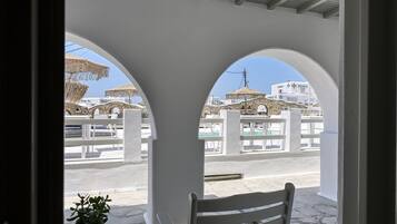 Chambre Deluxe, balcon, vue piscine | Vue depuis le balcon