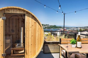 تناول الطعام بالخارج