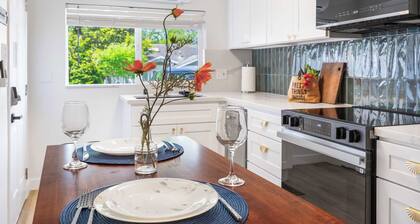 Modern 1BR Designer's Oasis 1min to I-5, Costo